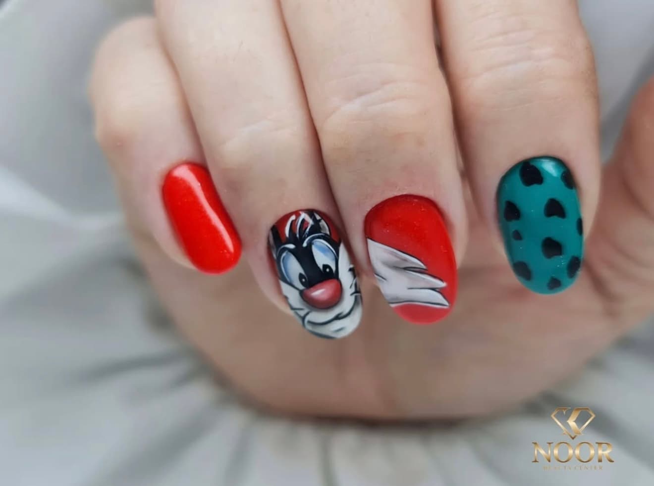 Clean elegant nail set